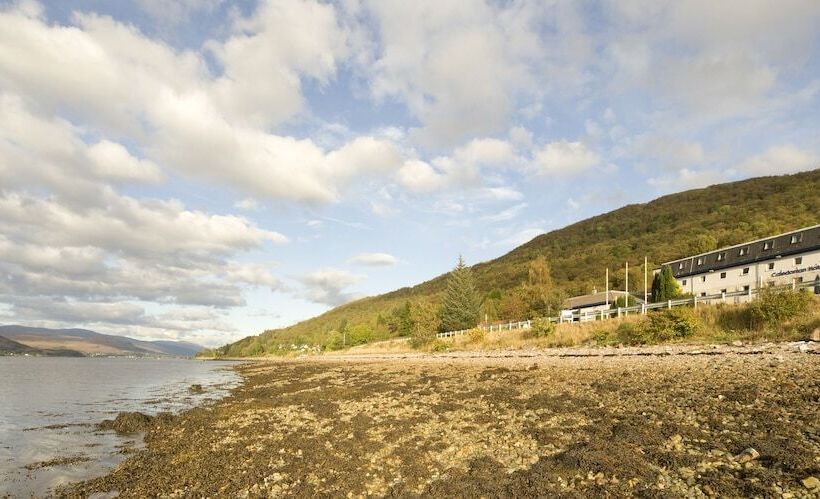 בית מלון כפרי The Caledonian