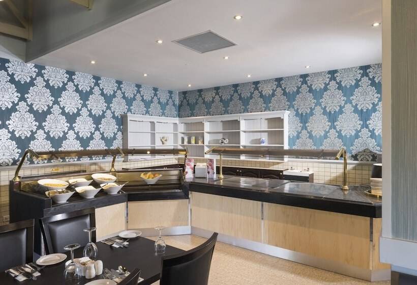 בית מלון כפרי The Caledonian