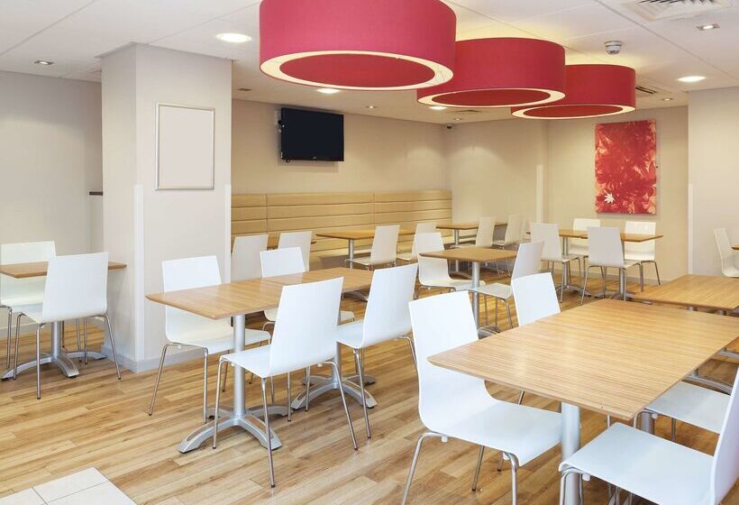 Отель The Chaucer