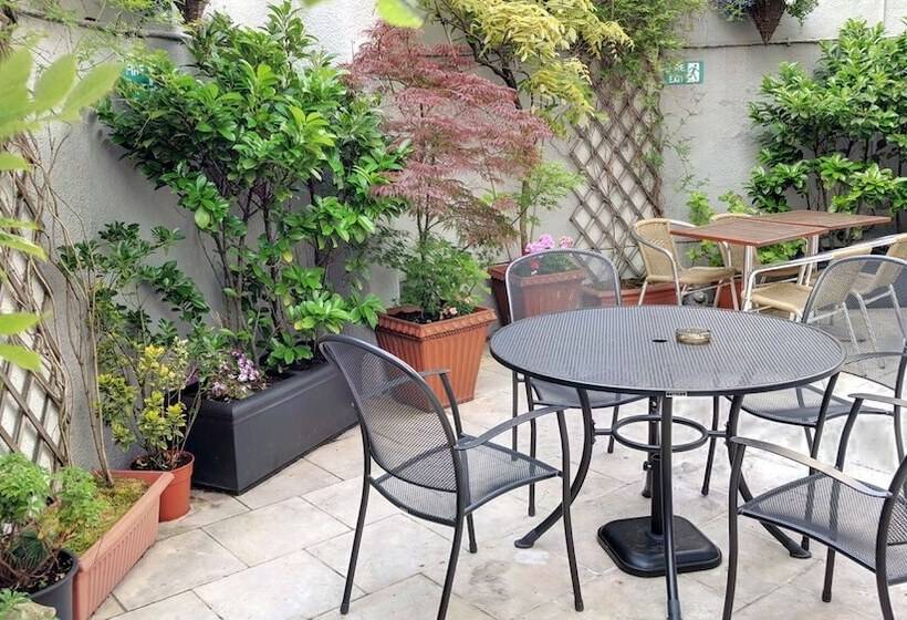 Отель The Diplomat