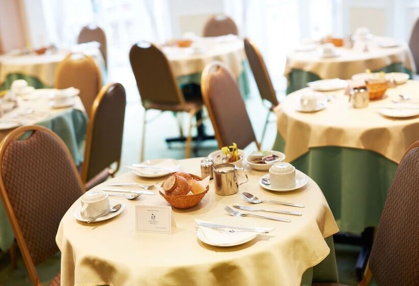 Отель The Diplomat