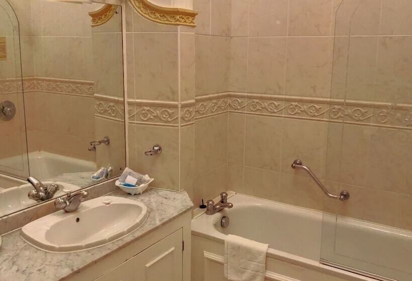 Отель The Diplomat