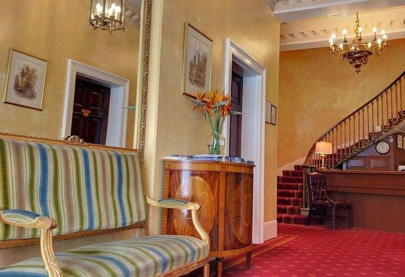 Отель The Diplomat