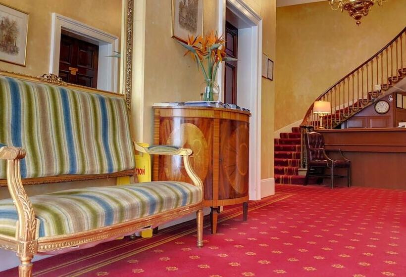 Отель The Diplomat