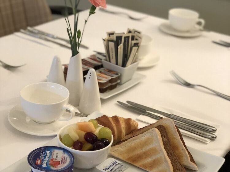 בית מלון כפרי The Falcon