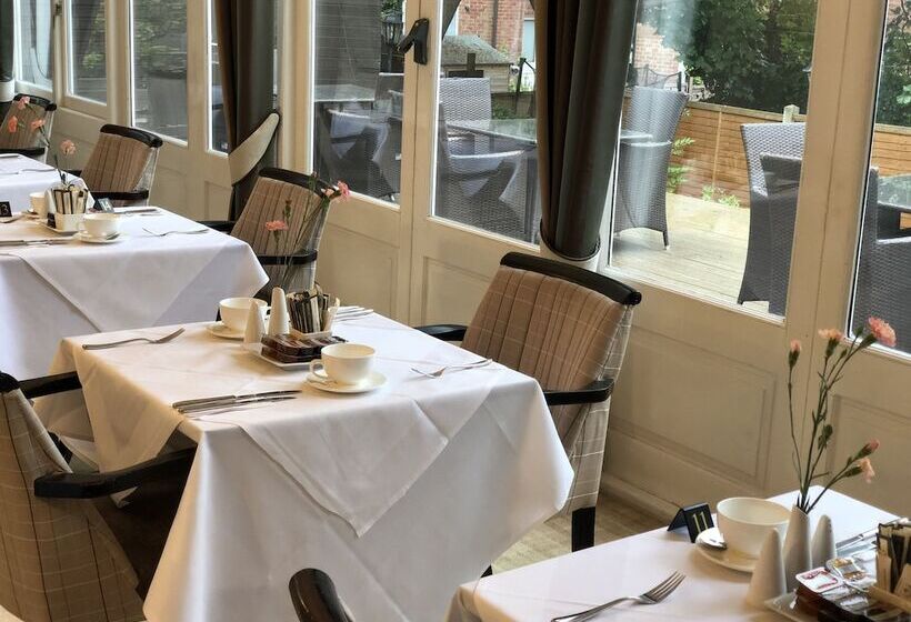 בית מלון כפרי The Falcon