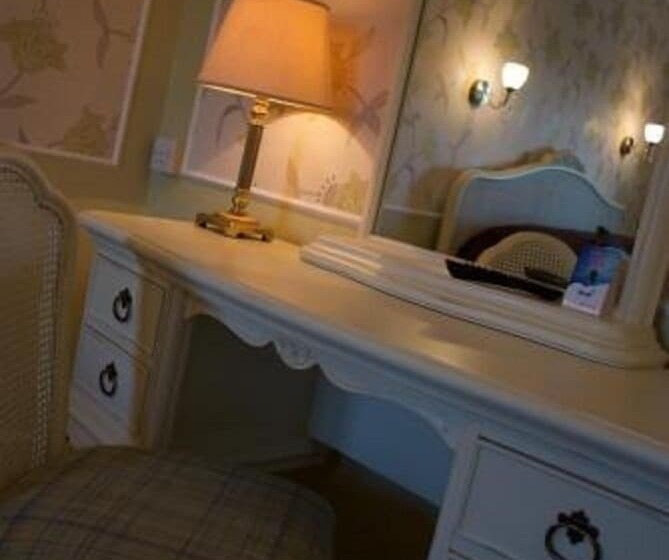 בית מלון כפרי The Falcon