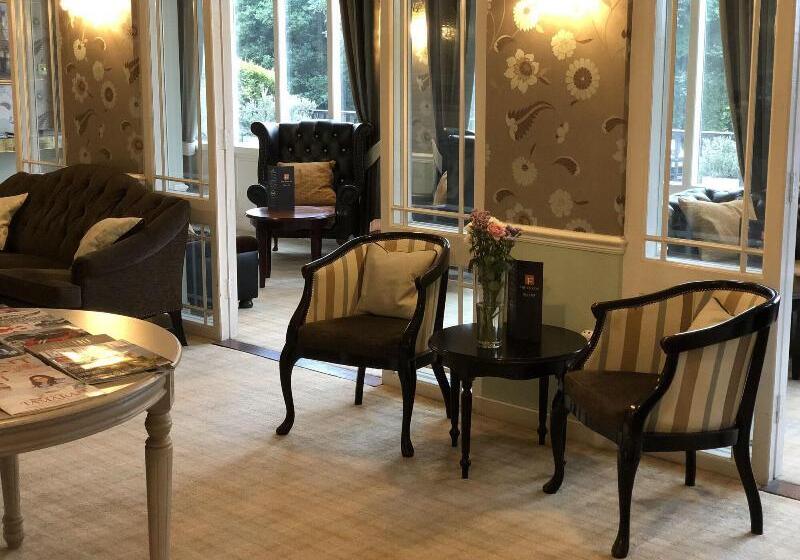 בית מלון כפרי The Falcon