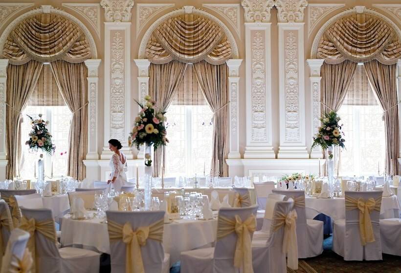 בית מלון כפרי The Grand