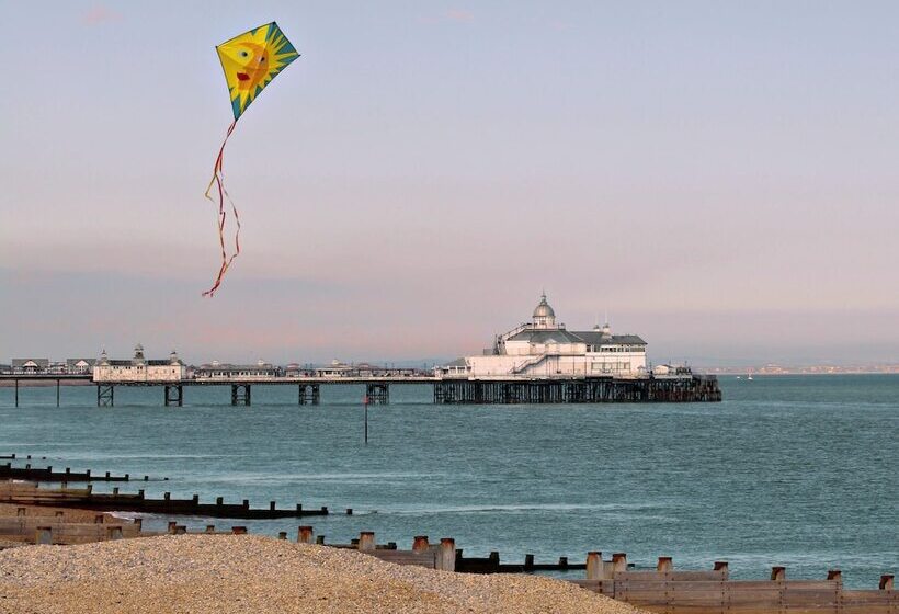 בית מלון כפרי The Grand