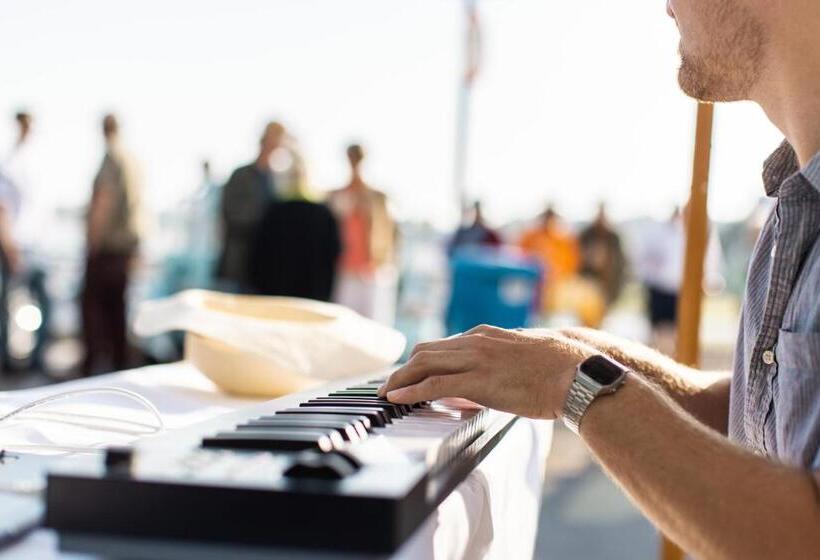 The Moorings Hotel & Restaurant