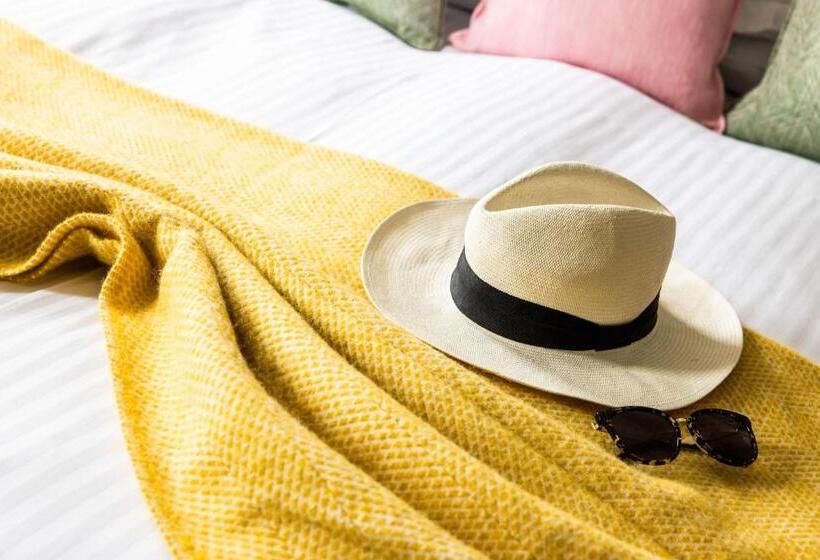 The Moorings Hotel & Restaurant