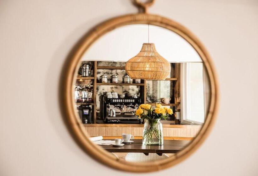 The Moorings Hotel & Restaurant