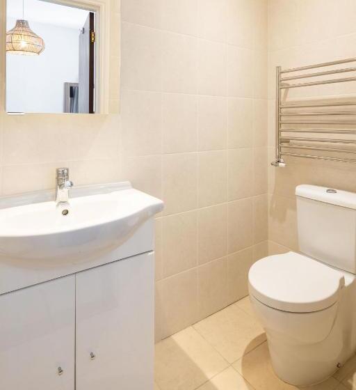 The Moorings Hotel & Restaurant