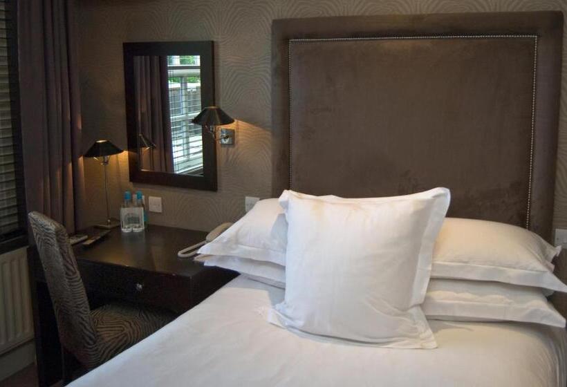 ホテル The Old Bridge