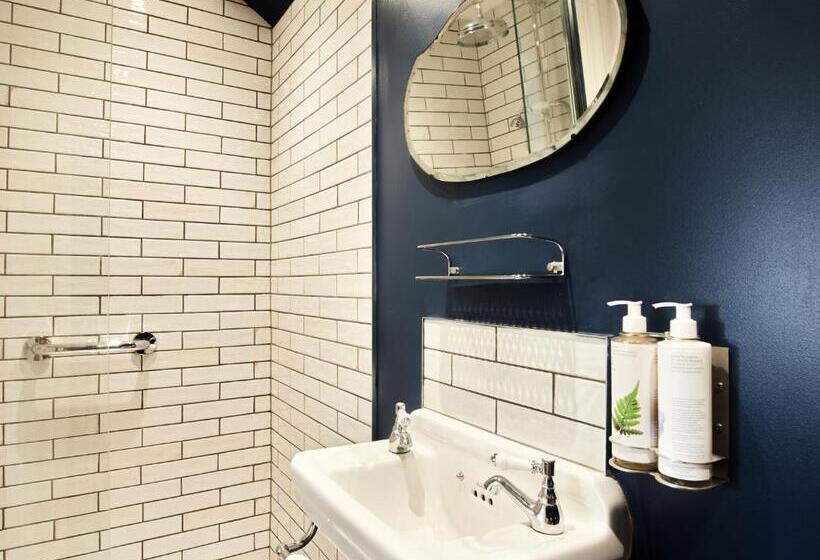 فندق The Old Ferry Inn