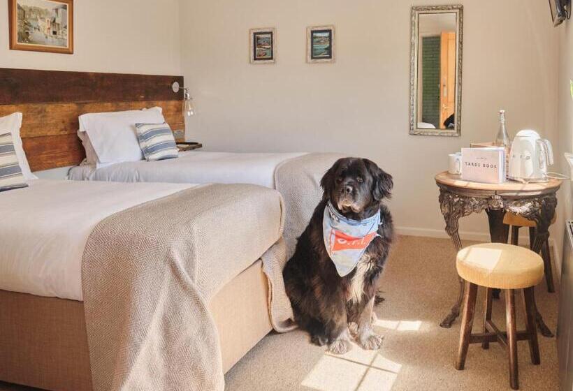 호텔 The Old Ferry Inn