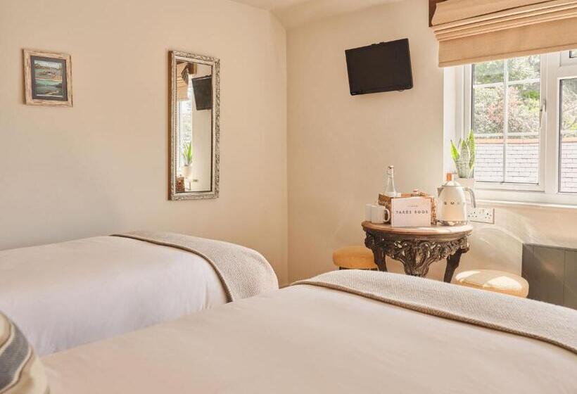 فندق The Old Ferry Inn