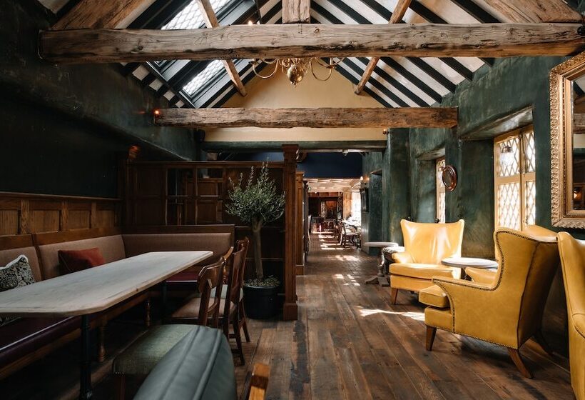 Отель The Old Inn