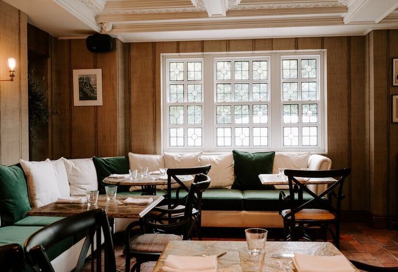 Отель The Old Inn