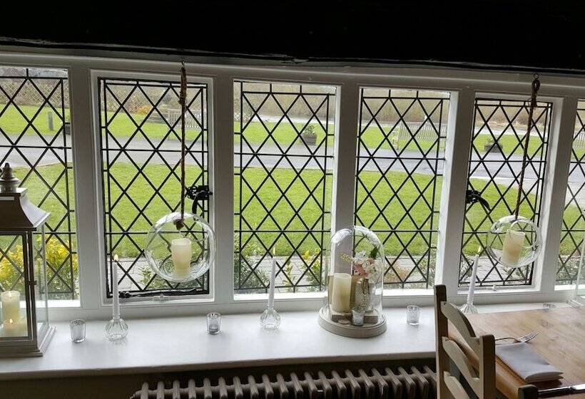 هتل The Priest House On The River