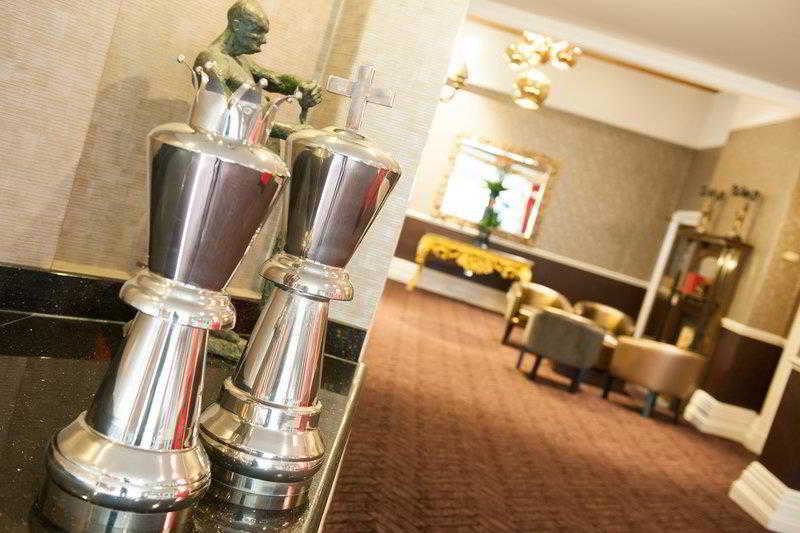 The Queen At Chester Hotel, Bw Premier Collection