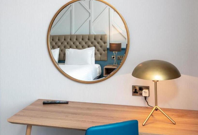 The Queen At Chester Hotel, Bw Premier Collection