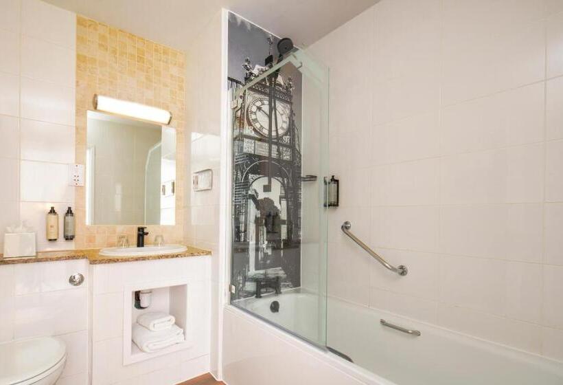 The Queen At Chester Hotel, Bw Premier Collection