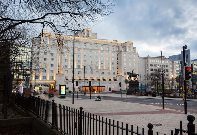 Отель The Queens