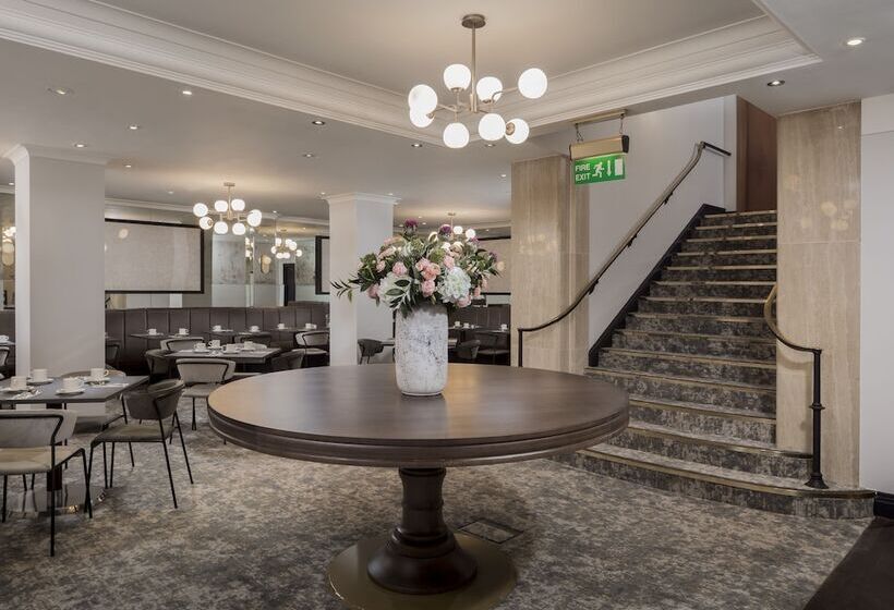 Отель The Queens