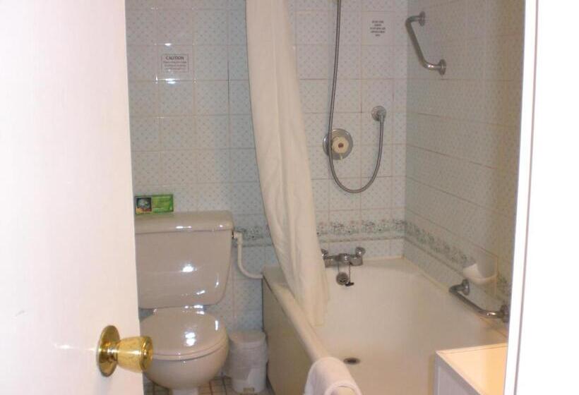 Отель The Roundhouse