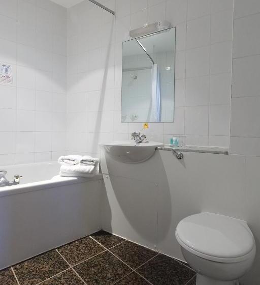 Отель The Roundhouse