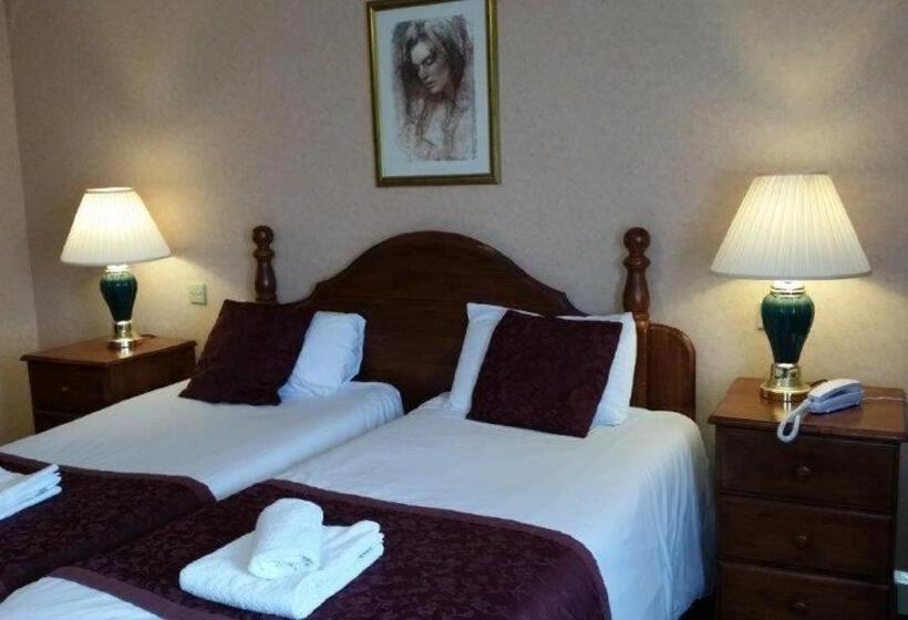 Отель The Roundhouse