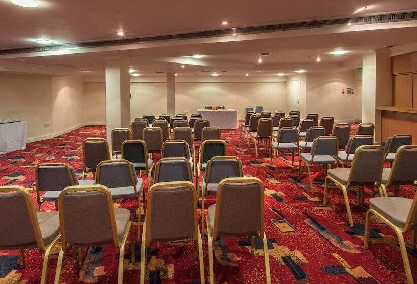 فندق The Roundhouse