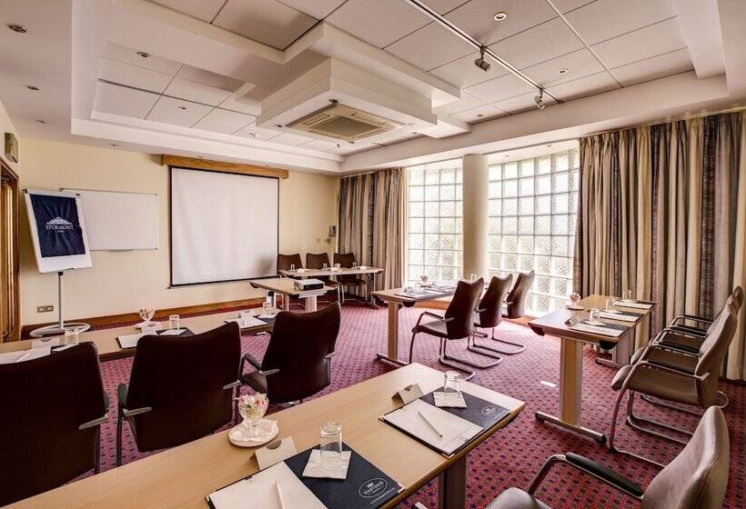 ホテル The Stormont