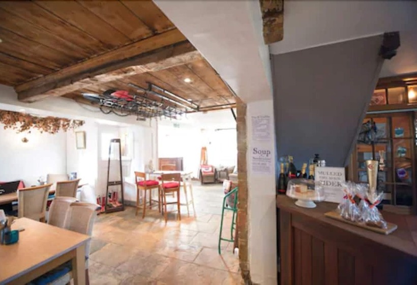 호텔 The White Cliffs