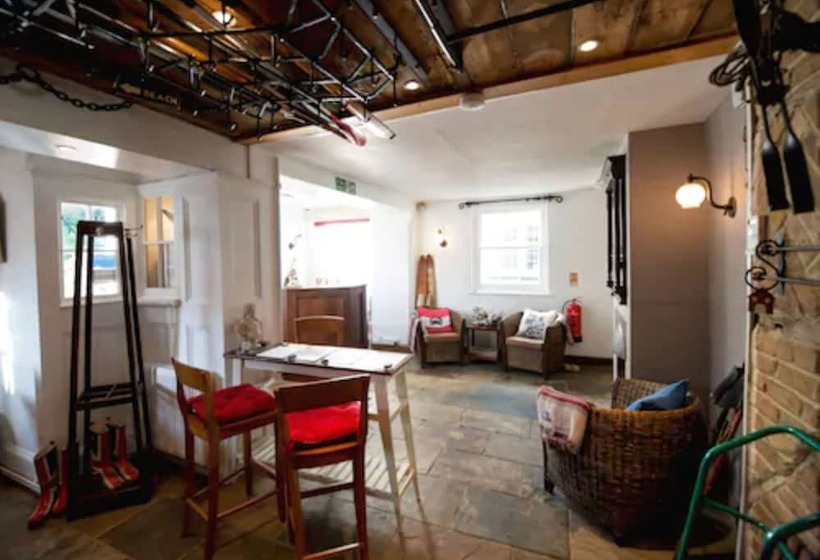 호텔 The White Cliffs