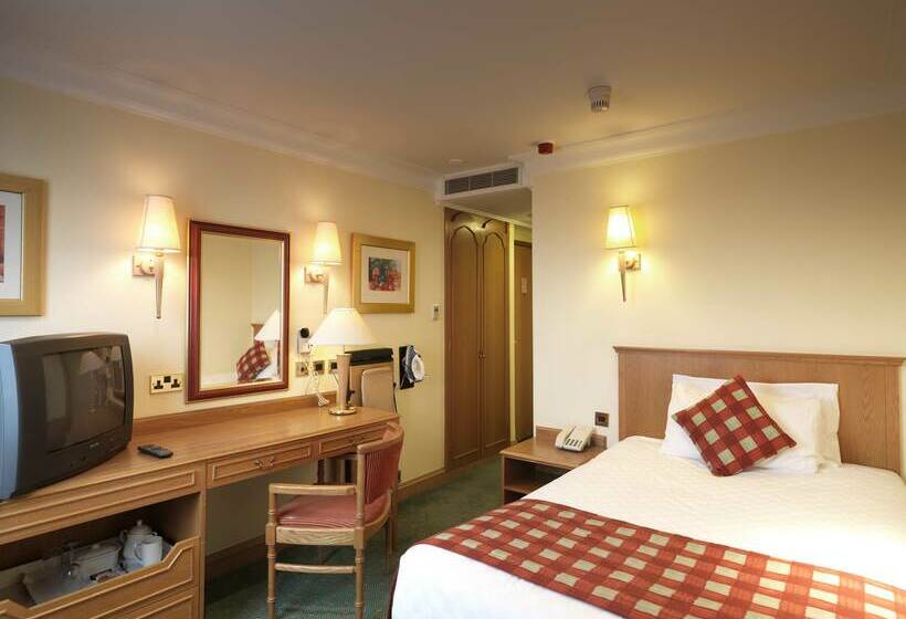 The Royal Angus Hotel