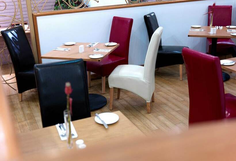 The Royal Angus Hotel