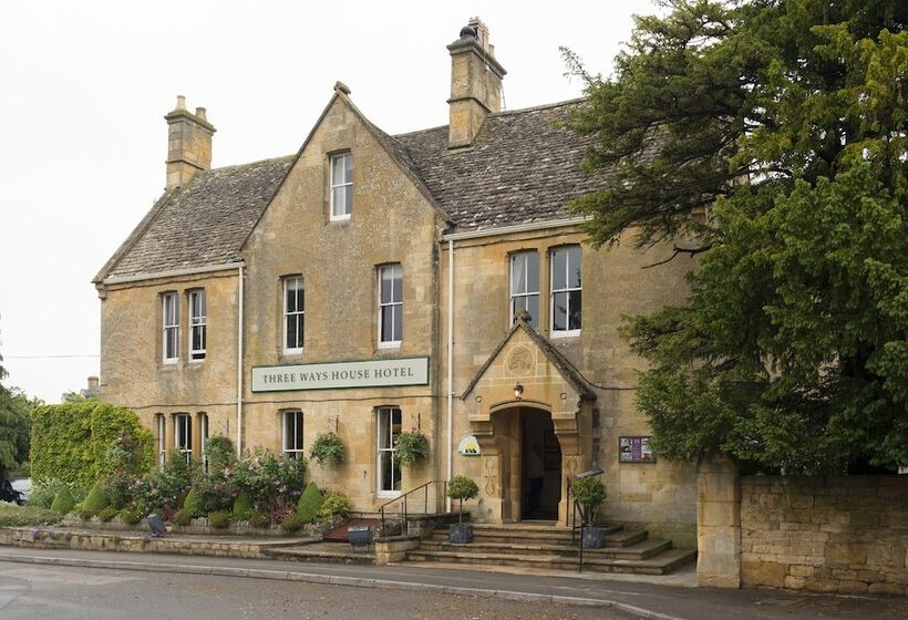 Отель Three Ways House