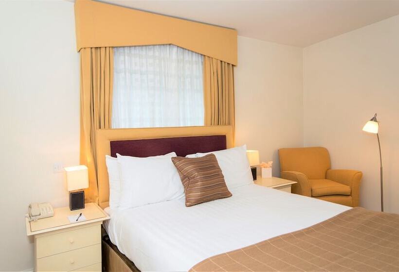 Отель Three Ways House