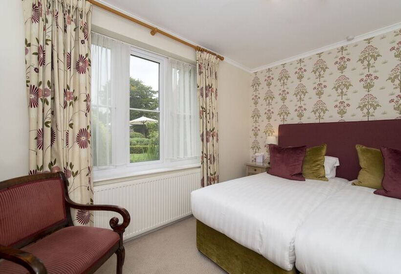 Отель Three Ways House