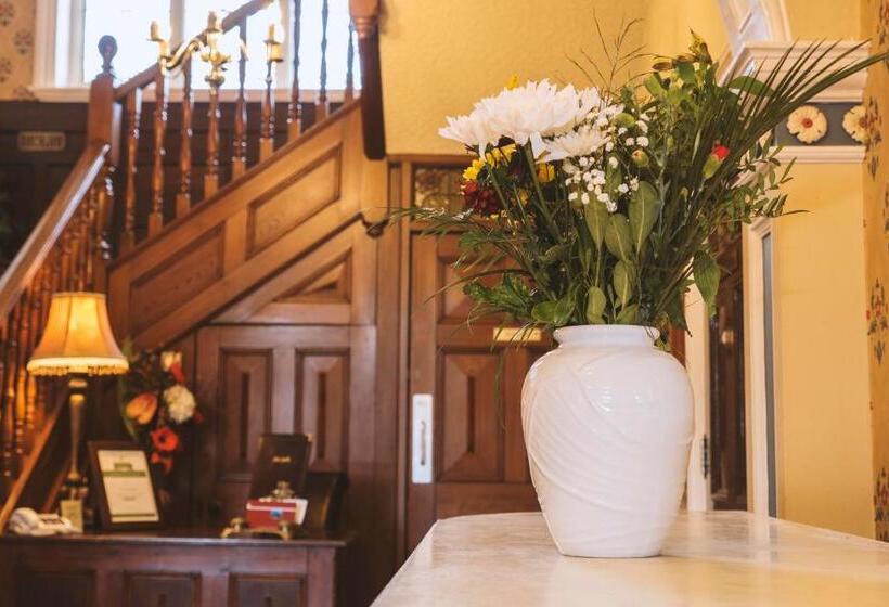 ホテル Trivelles Park