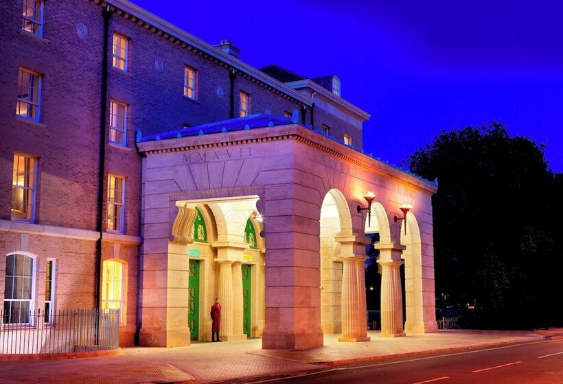 בית מלון כפרי University Arms, Autograph Collection