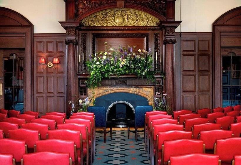 בית מלון כפרי University Arms, Autograph Collection