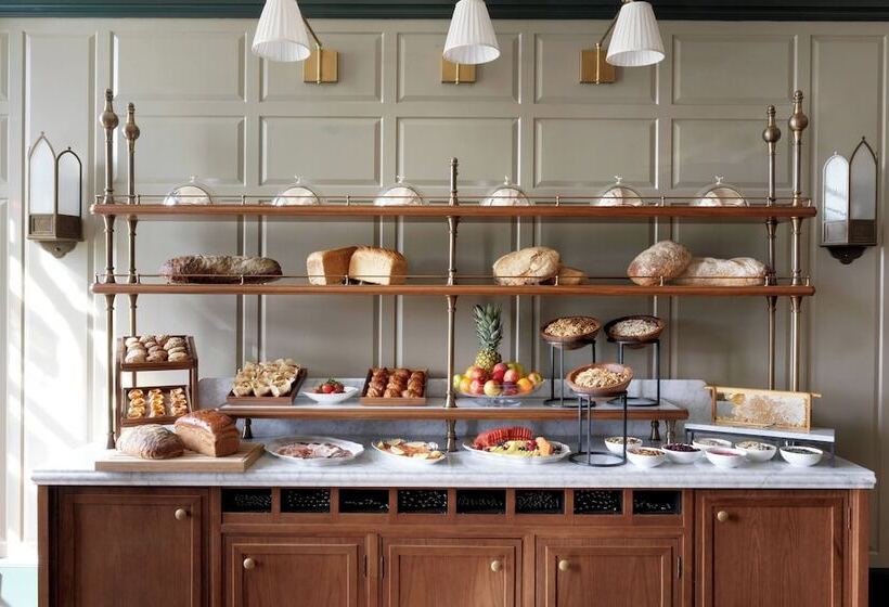 בית מלון כפרי University Arms, Autograph Collection