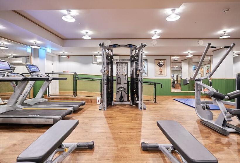 בית מלון כפרי University Arms, Autograph Collection