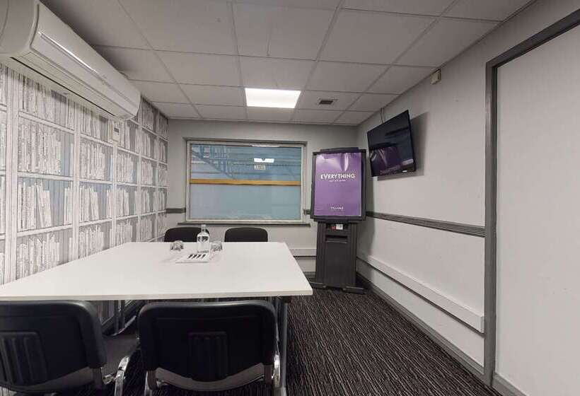 Village Hotel Manchester Hyde