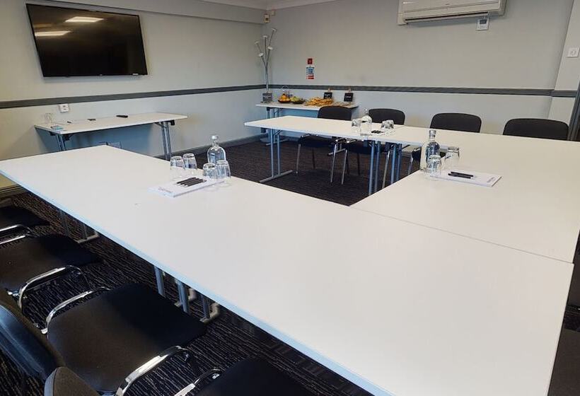 Village Hotel Manchester Hyde