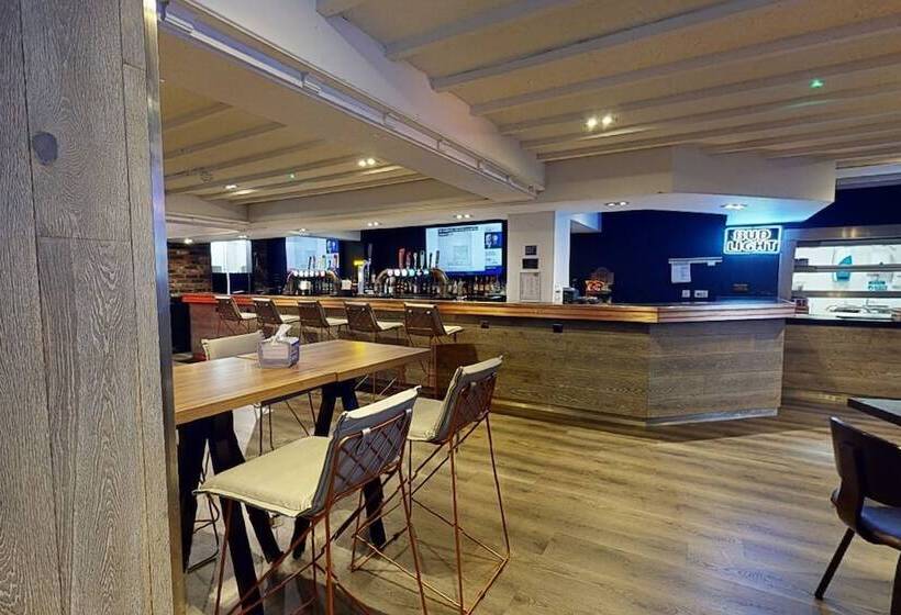 Village Hotel Manchester Hyde